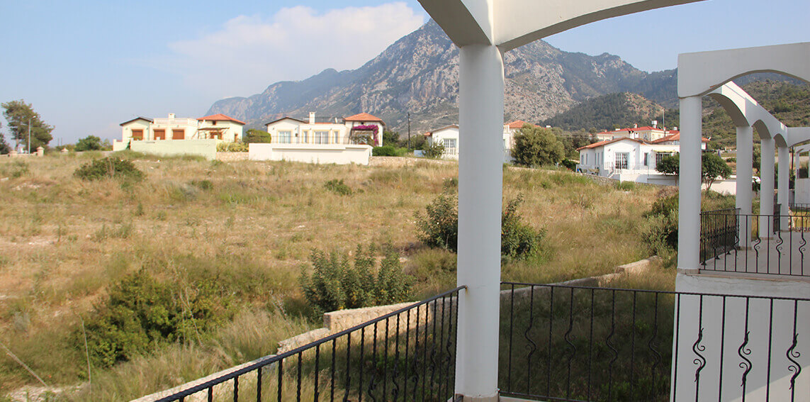Villa T